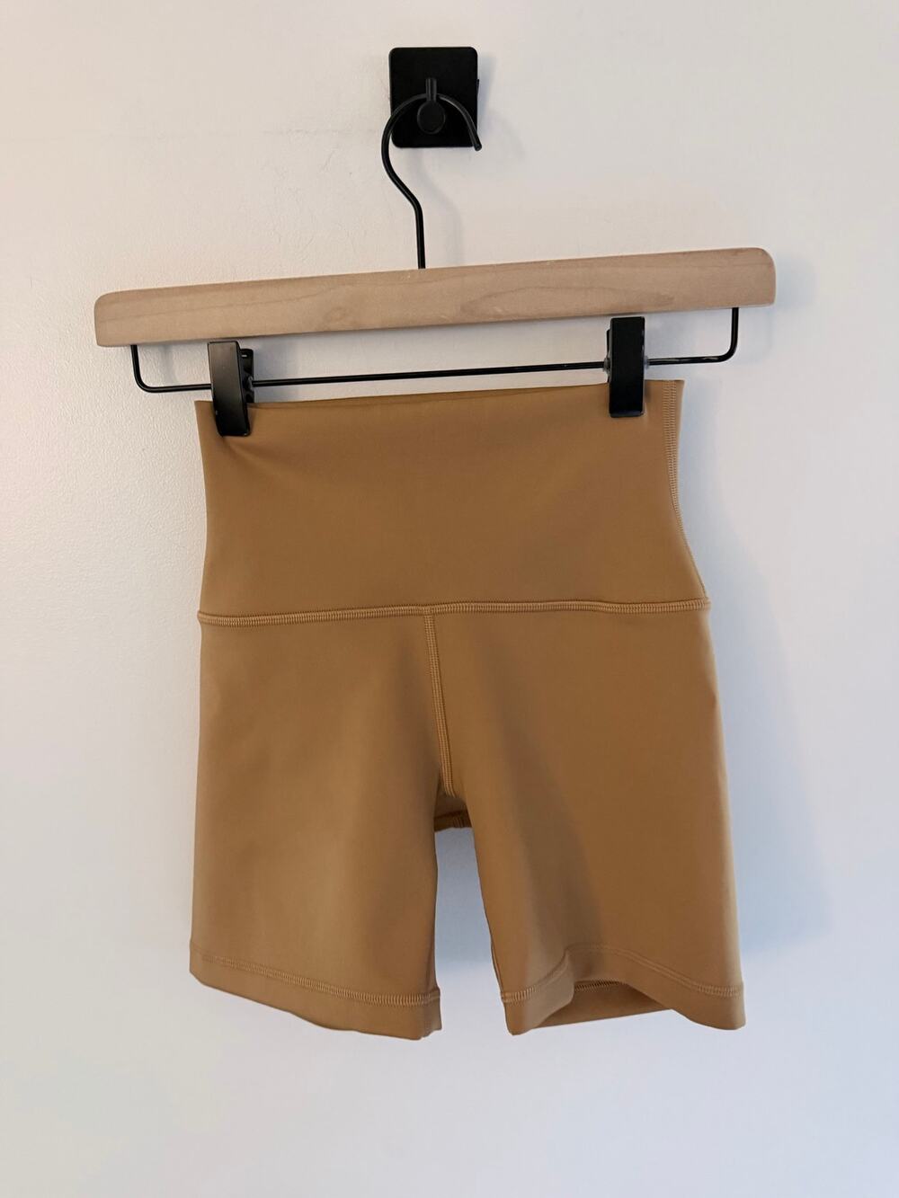 Aritzia TnaBUTTER Atmosphere Hi-Rise Golden Biker Shorts-Size 2